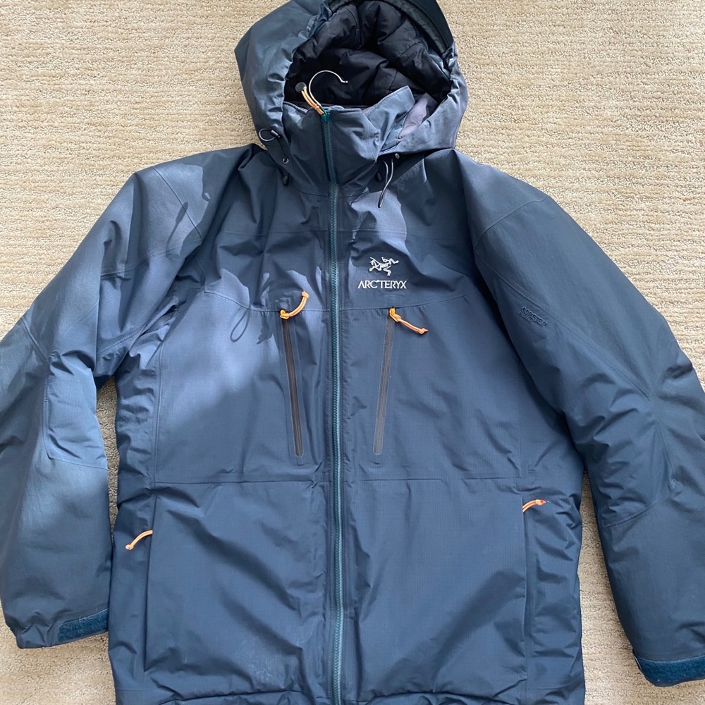 Men’s Insulated Arc’Teryx Jacket